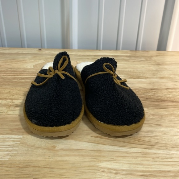 Journee Collection Womens Shoes Size 8 Meloide Black and White Soft and Fluffy - Picture 5 of 5